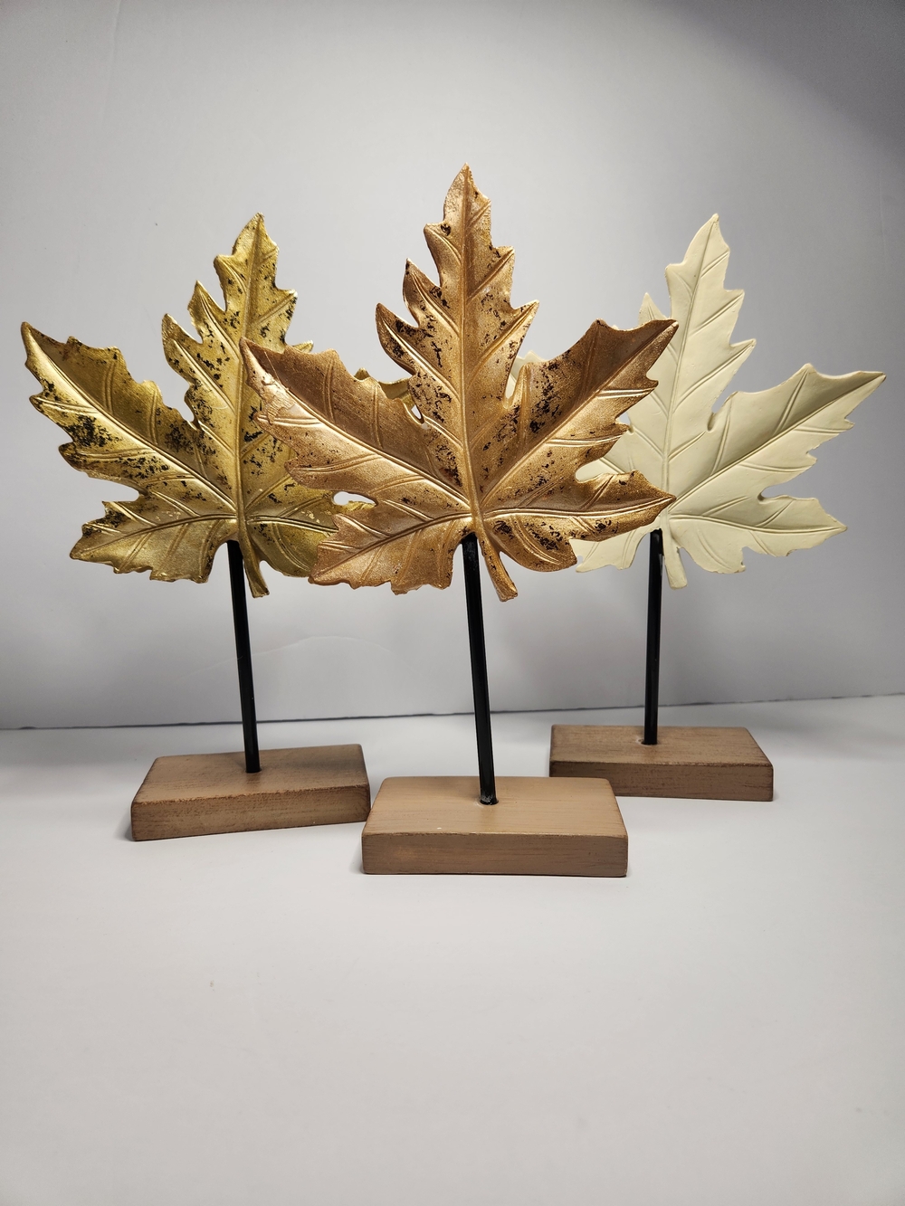 Decorative Metal Leaf Table Sculptures - Gold & Cream